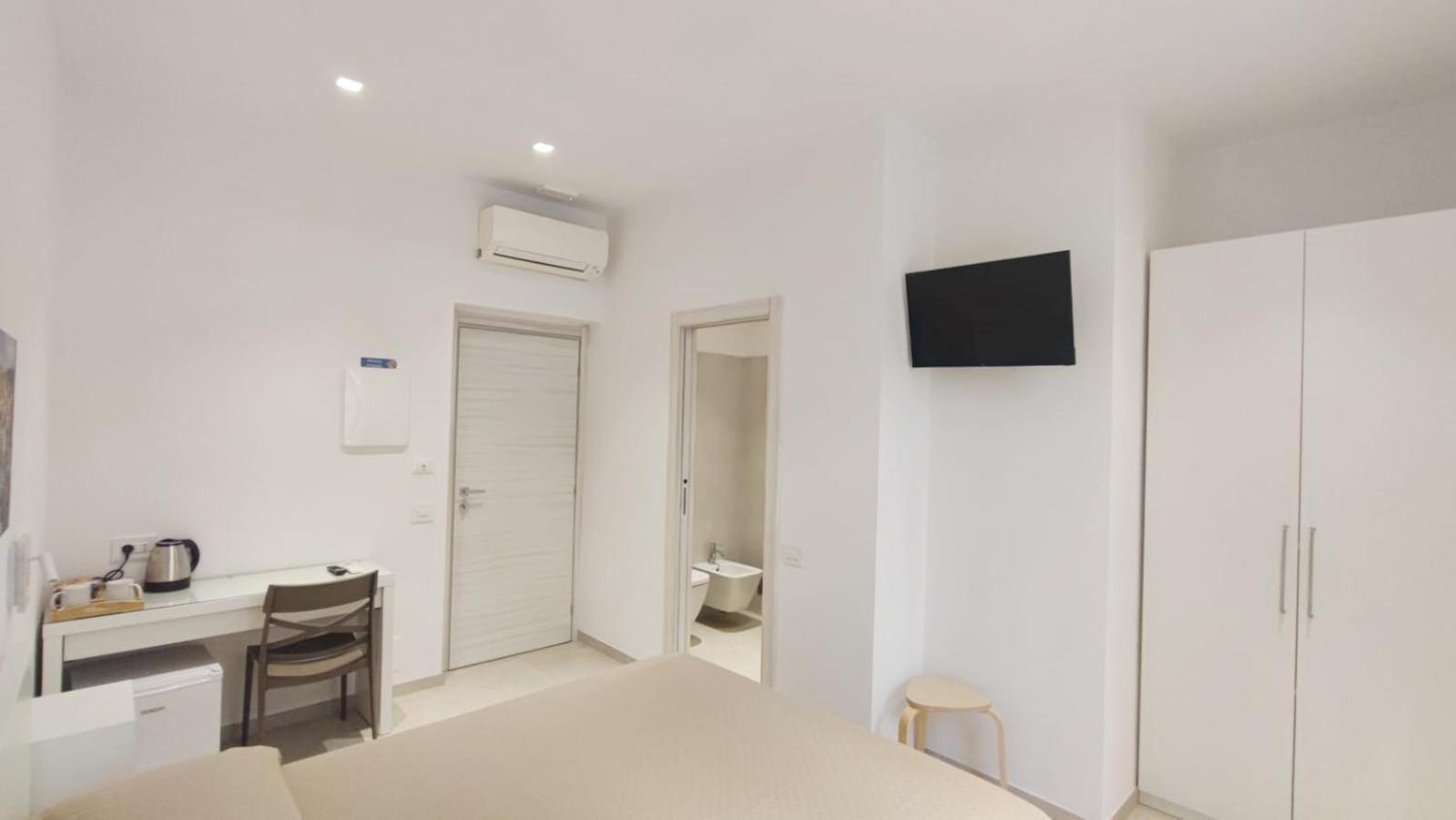 Barby 1 Hotel La Spezia Bagian luar foto