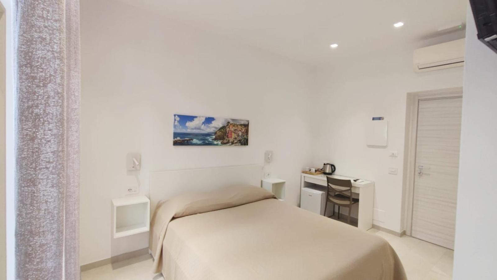 Barby 1 Hotel La Spezia Bagian luar foto